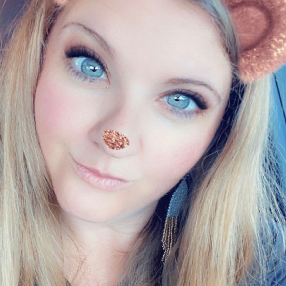 Meet your Posher, Elizabeth - Picture 1 of 1